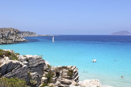 Scopri il mondo sotto il livello del mare
